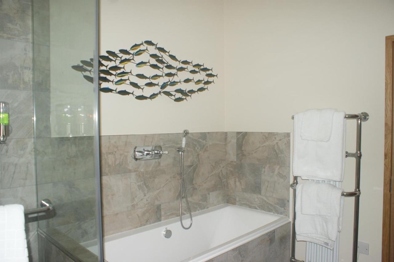 Y Fan Bed & Breakfast Карфили Екстериор снимка